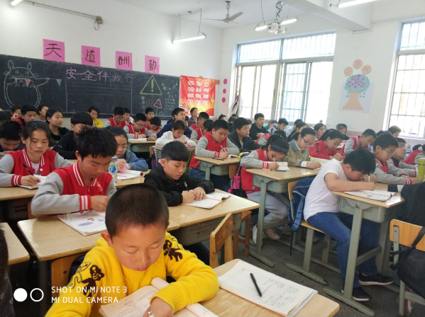 南昌現(xiàn)代外國語學(xué)校111151.png 南昌現(xiàn)代外國語學(xué)校111151.png